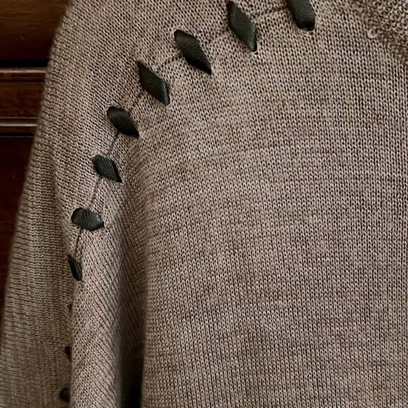 5/48 by Saks Fifth Ave sweater w black fringe faux leather hem detail. NWOT XS - Picture 2 of 11